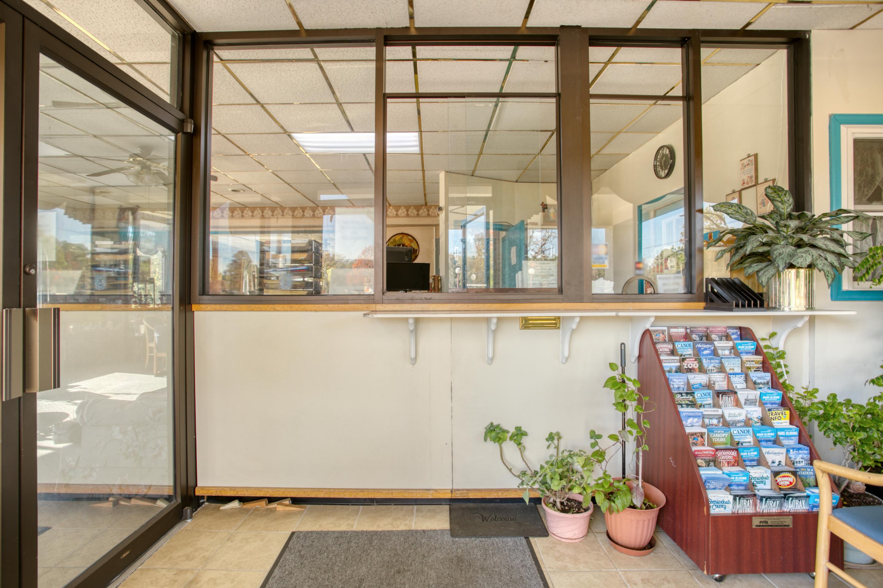 Oyo Hotel Petersburg Va - Templeton Ngoại thất bức ảnh
