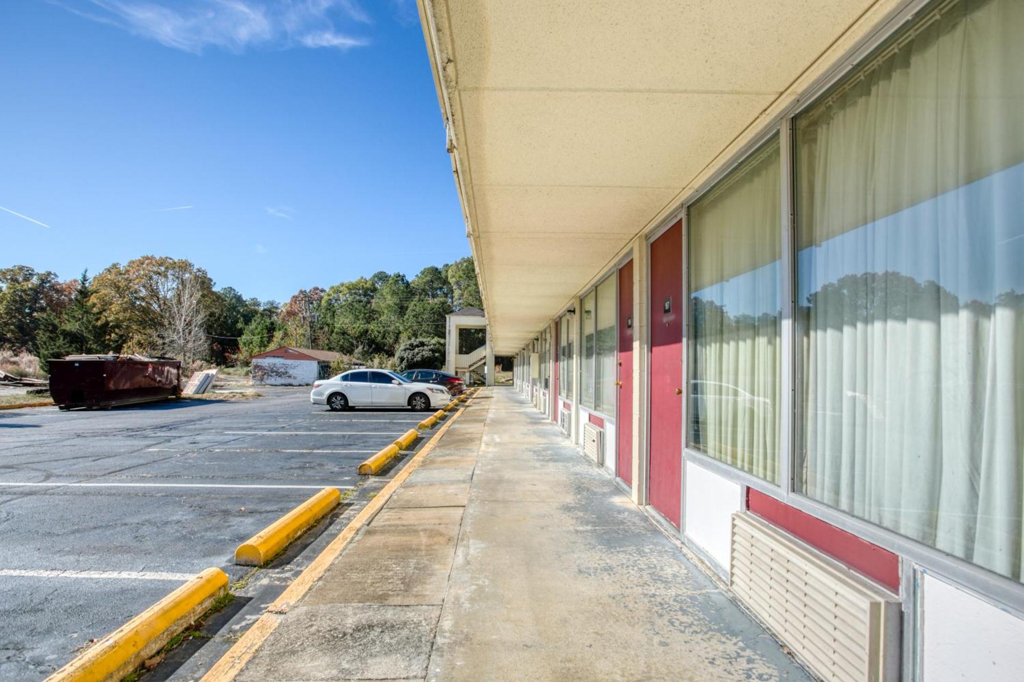 Oyo Hotel Petersburg Va - Templeton Ngoại thất bức ảnh