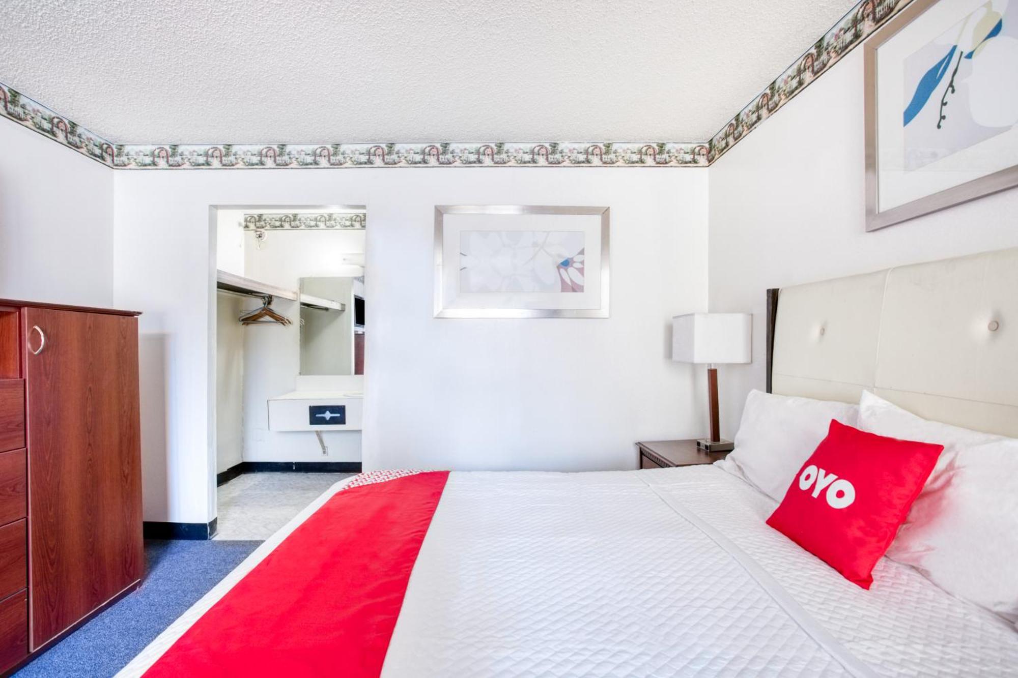 Oyo Hotel Petersburg Va - Templeton Ngoại thất bức ảnh